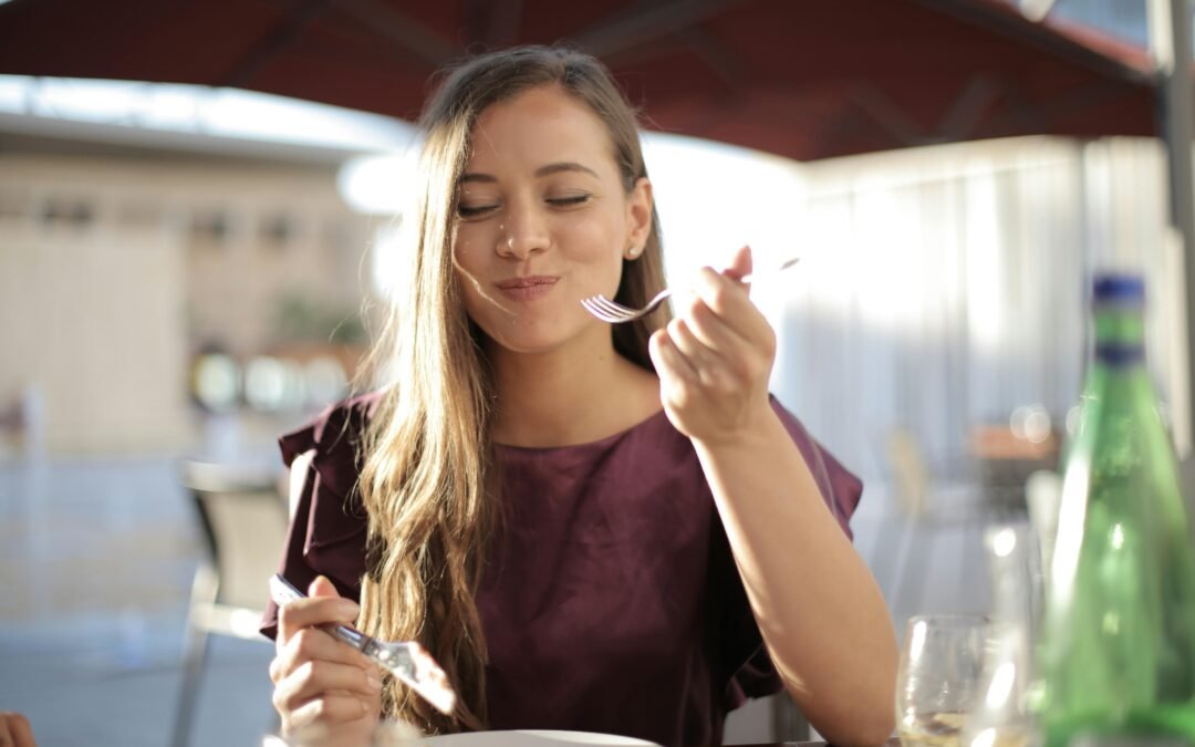 Transform Your Life with Mindful Eating: 7 Steps to Enjoy Your Food and Improve Digestion